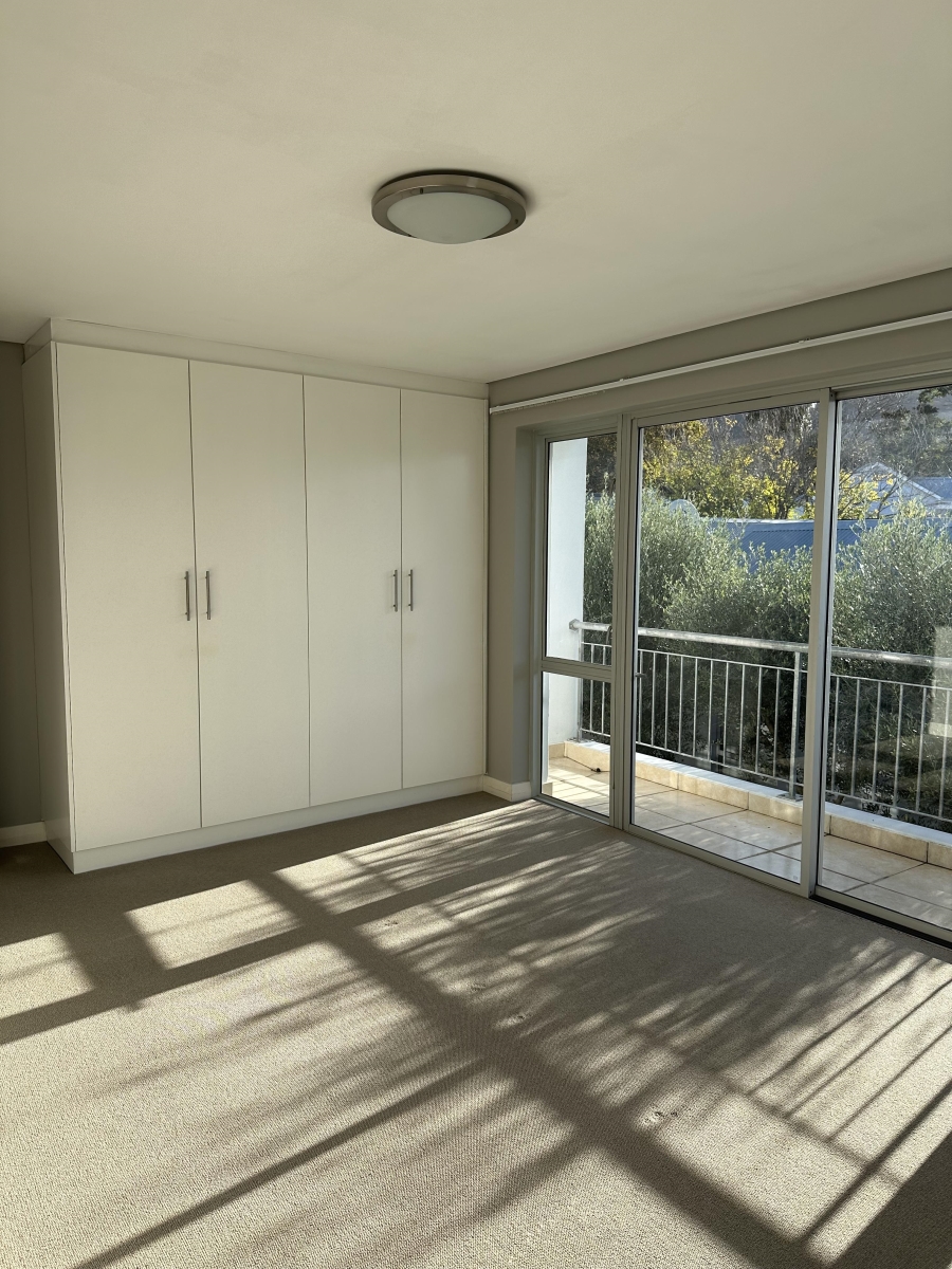 To Let 2 Bedroom Property for Rent in Lemoenkloof Western Cape